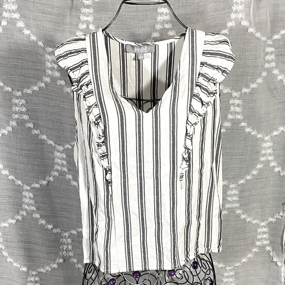 Marled white & grey stripped ruffle top size M - Picture 1 of 5